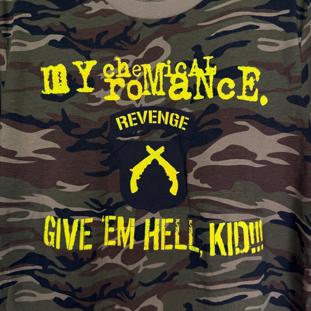 My Chemical Romance Shirt Mens Medium Revenge Give Em Hell Camo Graphic Tee Y2K - Picture 4 of 8